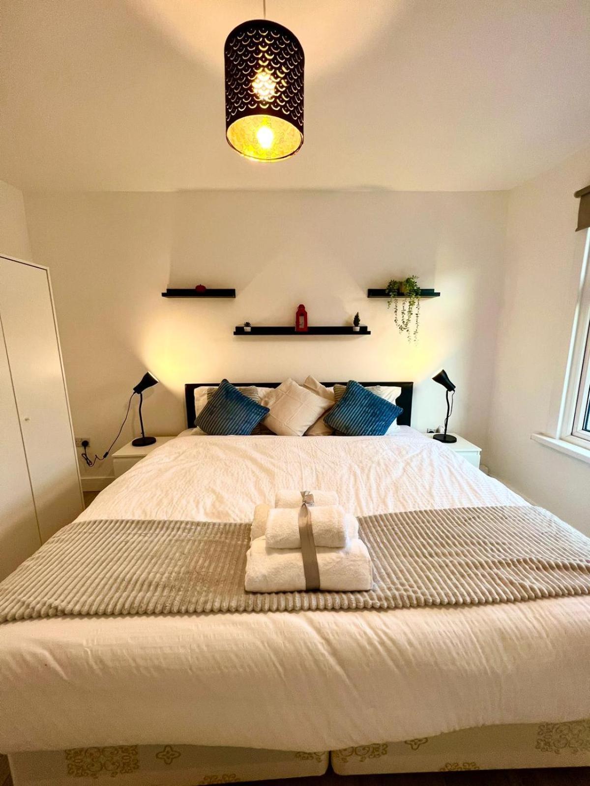 Stratford City - Luxe House With Garden Villa Londra Esterno foto